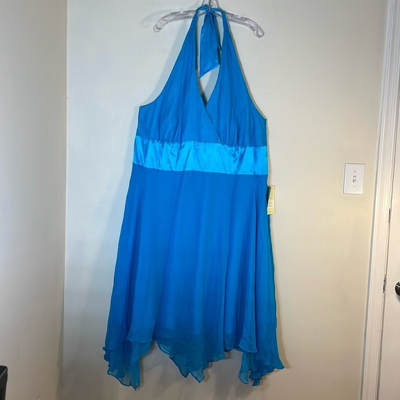 NWT. Donna Ricco 24W Pure Silk Chiffon Satin Halter Midi Dress.